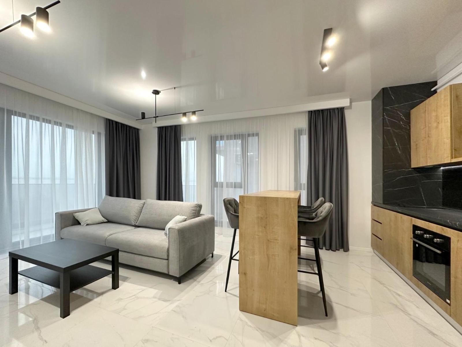 Koya Tower By The Lake Apartments Mamaia Exteriör bild