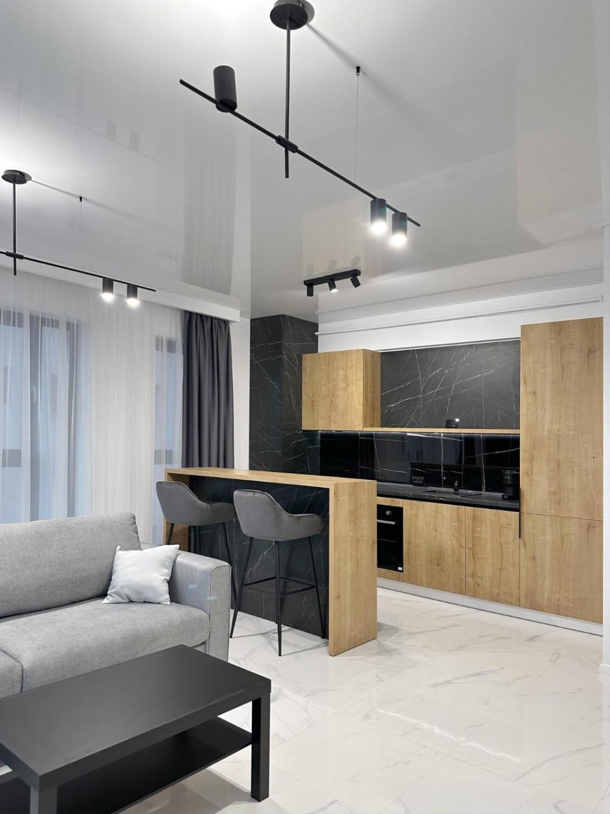 Koya Tower By The Lake Apartments Mamaia Exteriör bild