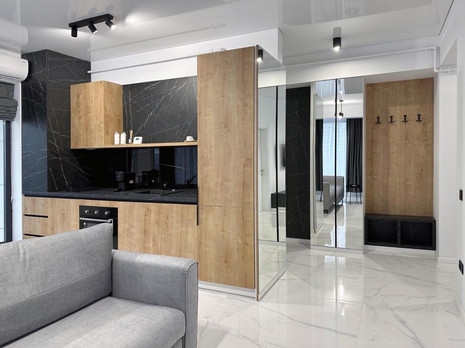 Koya Tower By The Lake Apartments Mamaia Exteriör bild